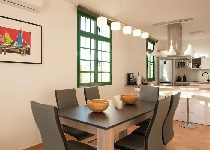 Papagayo Lanzarote بلايا بلانكا